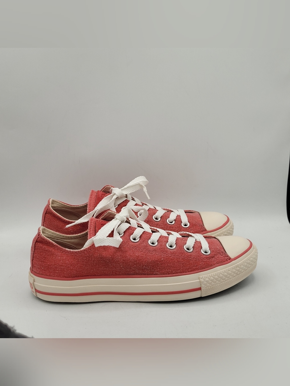 Converse Size 7 In Mens 9 In Womens - Picture 14 of 16